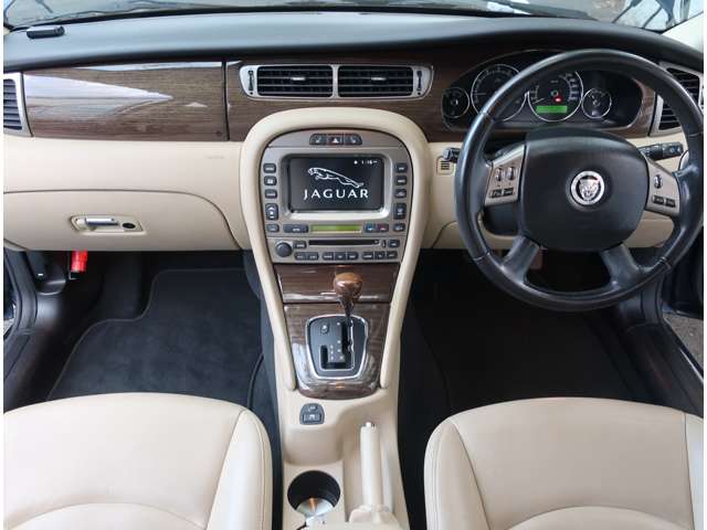 2009 Jaguar X-Type – thumbnail 3
