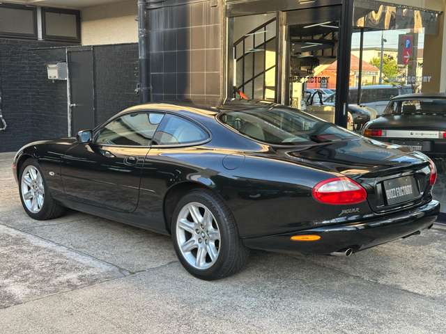 1996 Jaguar XK Series Coupe – thumbnail 3