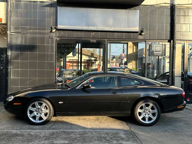 1996 Jaguar XK Series Coupe – thumbnail 4