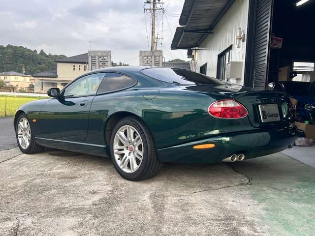 2004 Jaguar XK Series Coupe – thumbnail 2