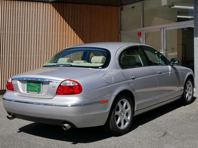 2005 Jaguar S-Type – thumbnail 4