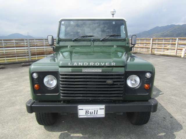 2002 Land Rover Defender – thumbnail 2