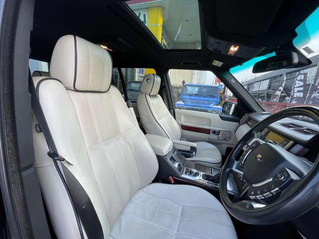 2009 Land Rover Range Rover Vogue – thumbnail 3
