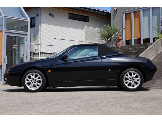 2005 Alfa Romeo Spider – thumbnail 3