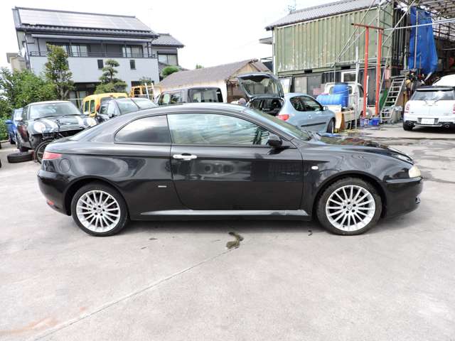 2005 Alfa Romeo GT – thumbnail 4