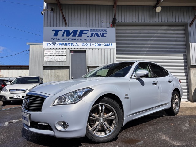 2011 Nissan Fuga Hybrid