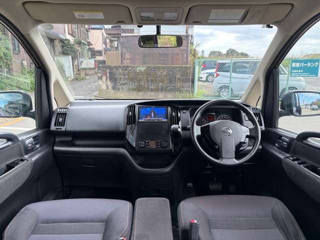 2009 Nissan Serena – thumbnail 2