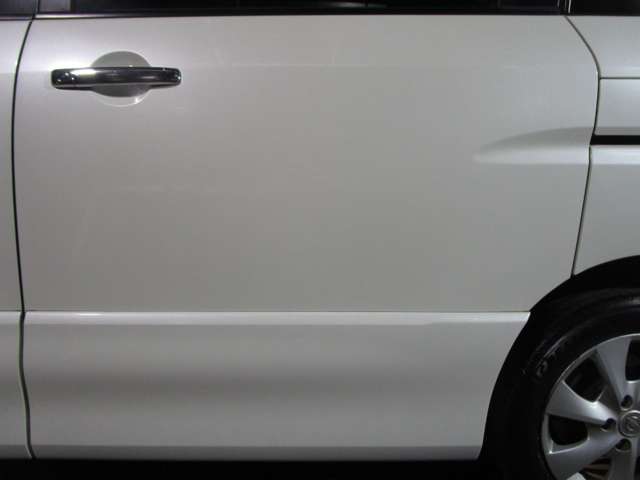 2011 Nissan Serena – thumbnail 4