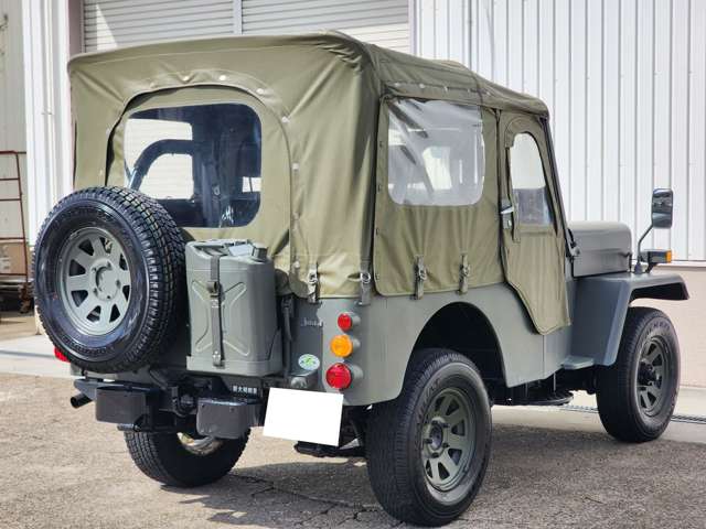 1997 Mitsubishi Jeep – thumbnail 2