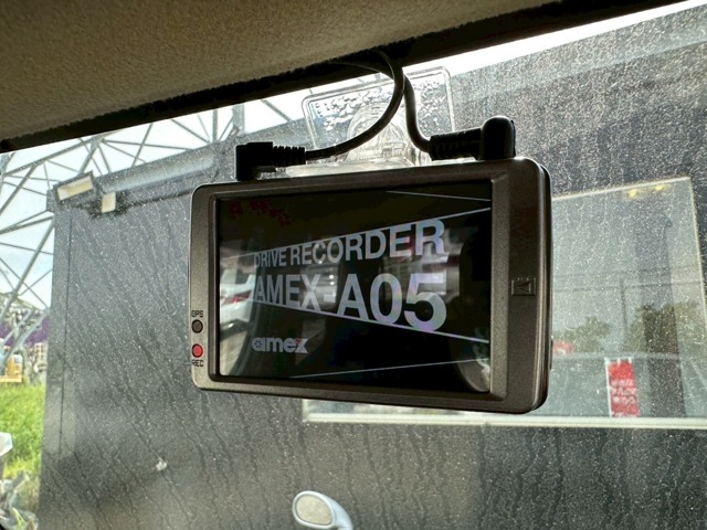 2011 Mitsubishi Pajero Mini – thumbnail 3