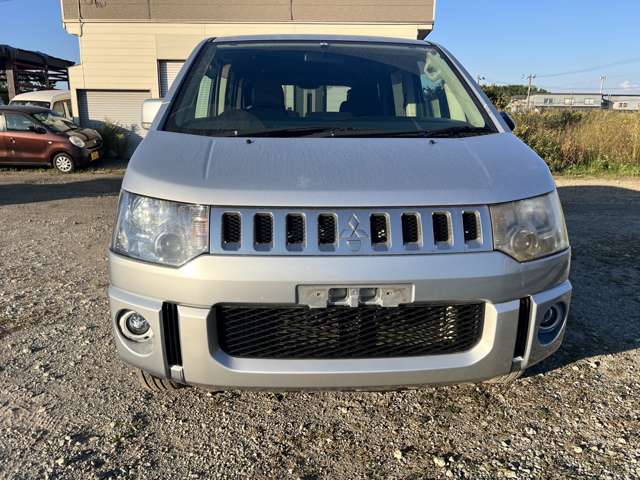 2009 Mitsubishi Delica D:5 – thumbnail 3