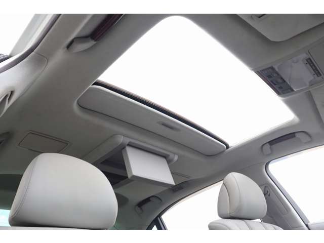 2008 Lexus LS Hybrid – thumbnail 4