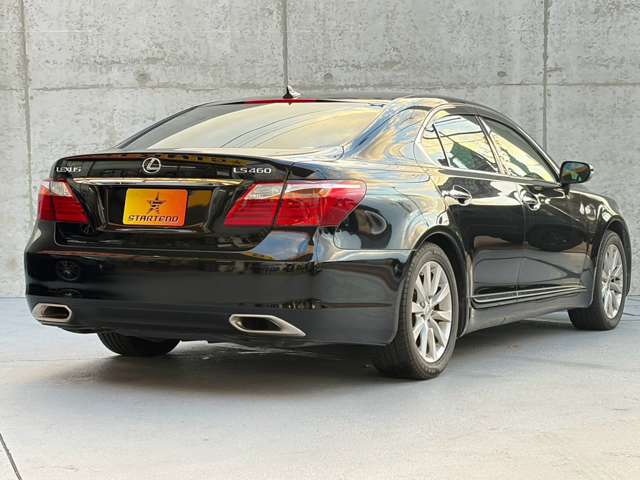 2011 Lexus LS – thumbnail 4