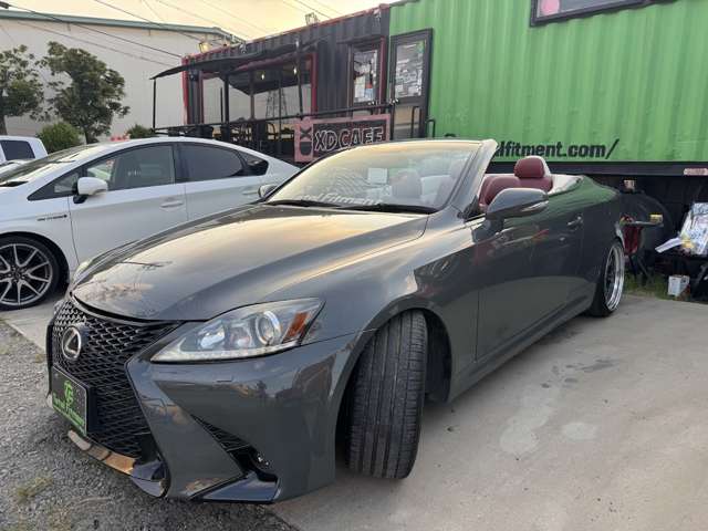 2009 Lexus IS Convertible – thumbnail 2