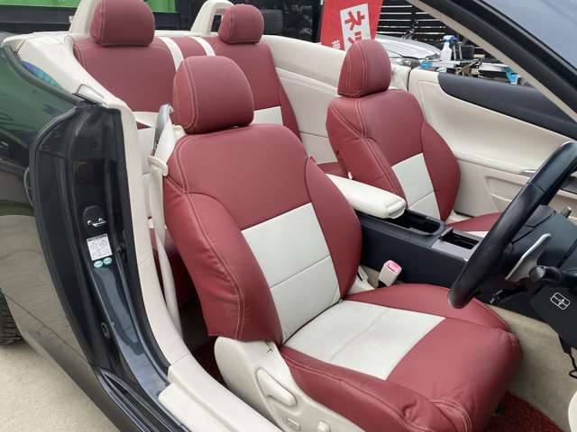 2009 Lexus IS Convertible – thumbnail 4