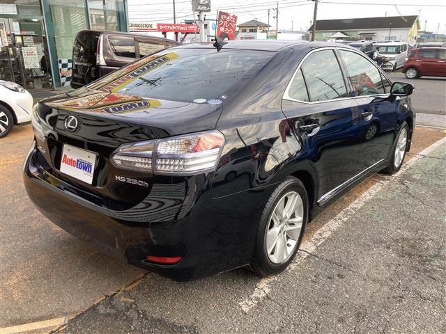 2010 Lexus HS – thumbnail 4