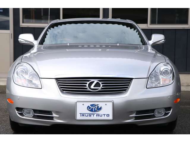 2010 Lexus SC – thumbnail 2