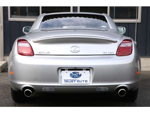 2010 Lexus SC – thumbnail 3