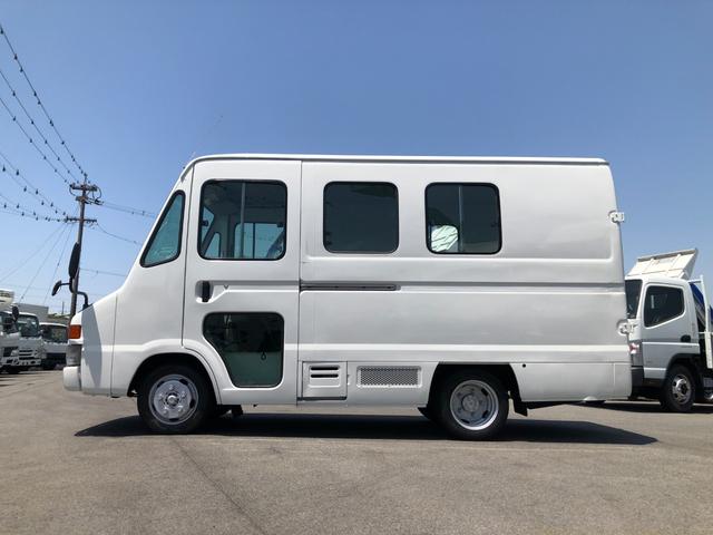 2000 Toyota Quickdelivery – thumbnail 4