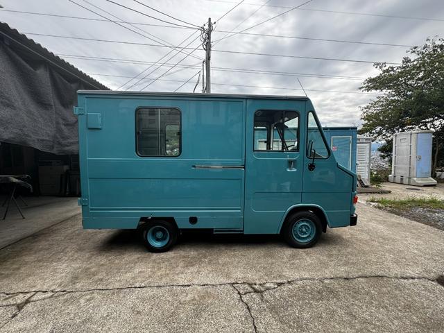 1997 Toyota Quickdelivery – thumbnail 2