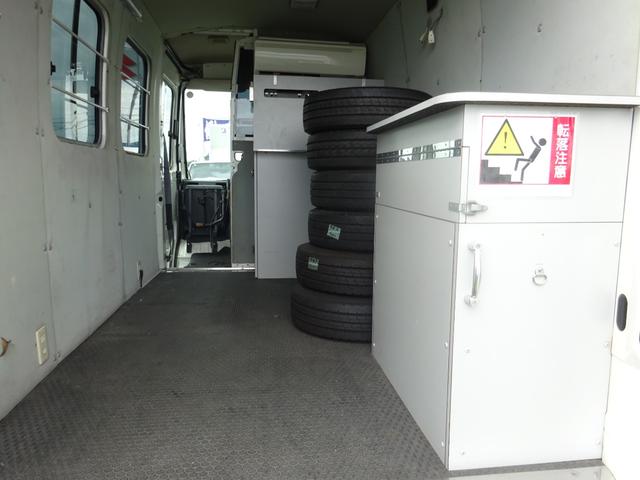 2009 Toyota Quickdelivery – thumbnail 3
