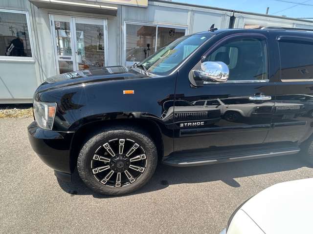 2008 Chevrolet Tahoe – thumbnail 3