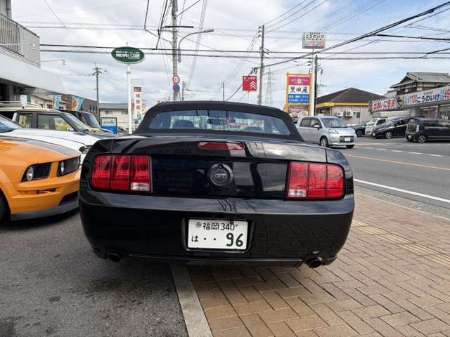 2008 Ford Mustang Convertible – thumbnail 4