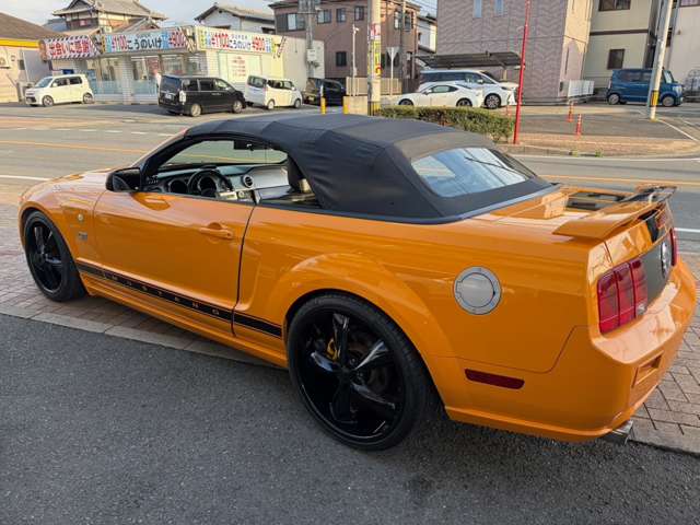 2007 Ford Mustang Convertible – thumbnail 4