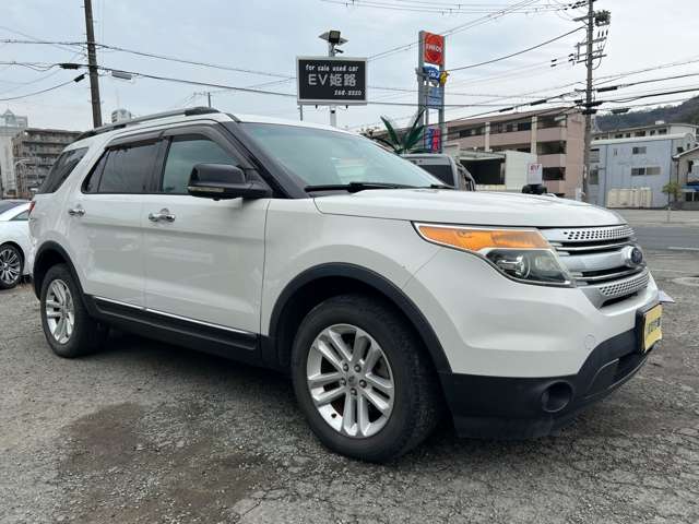 2011 Ford Explorer – thumbnail 2