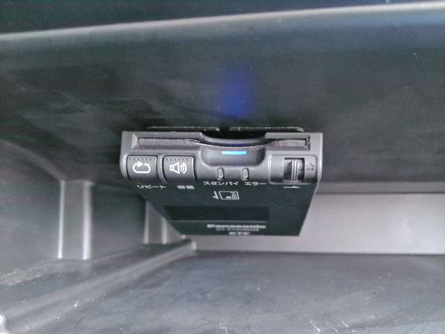 2011 Ford Explorer – thumbnail 4