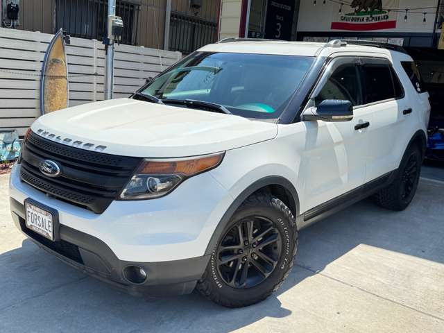 2011 Ford Explorer – thumbnail 2