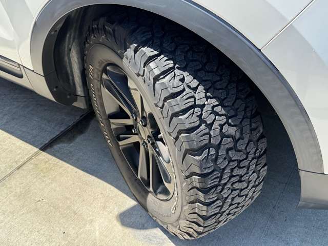 2011 Ford Explorer – thumbnail 3