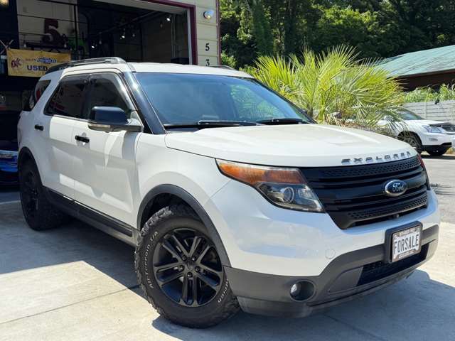 2011 Ford Explorer – thumbnail 4