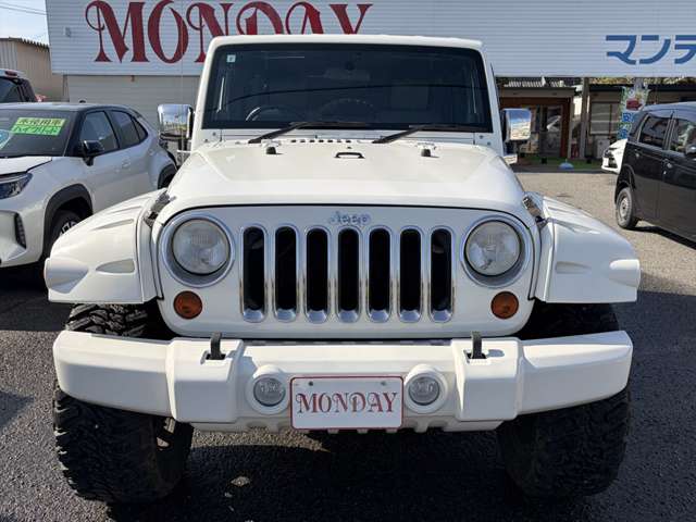 2010 Jeep Wrangler – thumbnail 2