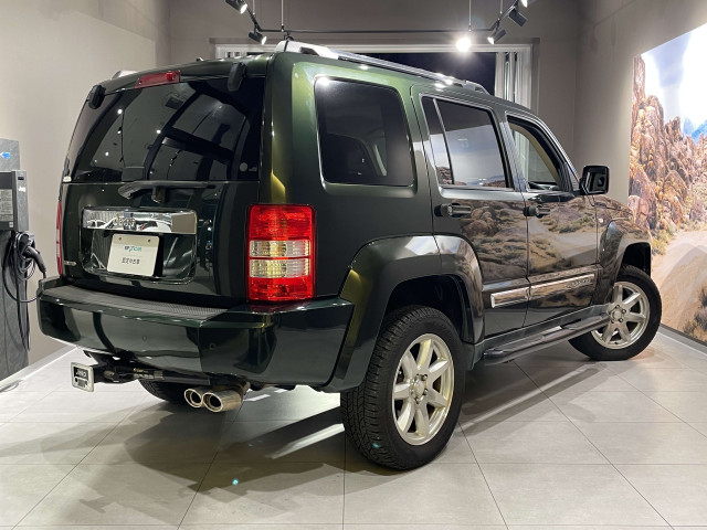 2011 Jeep Cherokee – thumbnail 3