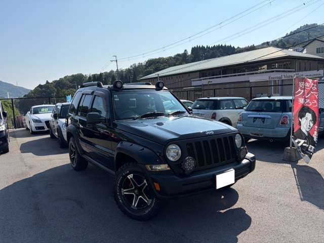 2006 Jeep Cherokee – thumbnail 2