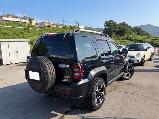 2006 Jeep Cherokee – thumbnail 3