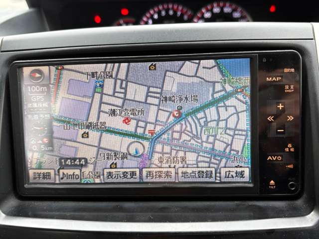 2010 Toyota Noah – thumbnail 3