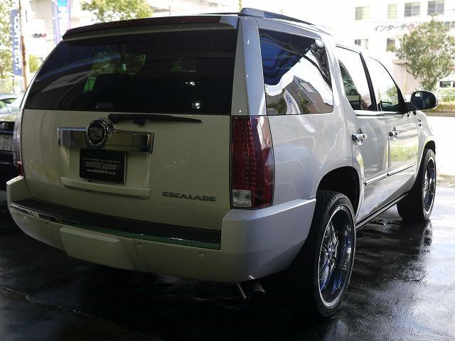 2007 Cadillac Escalade – thumbnail 2
