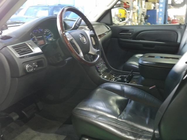 2007 Cadillac Escalade – thumbnail 3