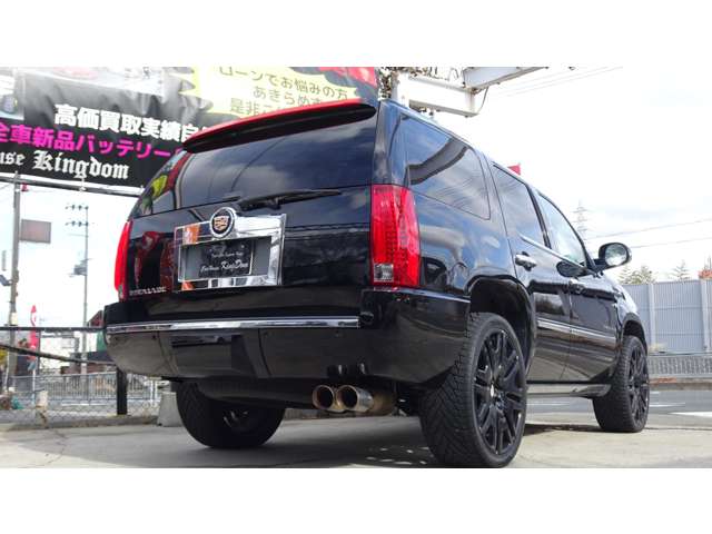 2008 Cadillac Escalade – thumbnail 3