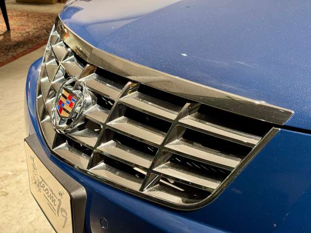 2009 Cadillac DTS – thumbnail 3