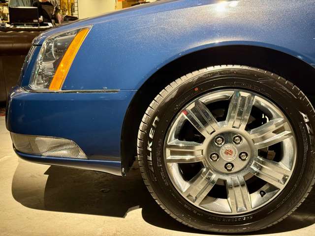 2009 Cadillac DTS – thumbnail 4