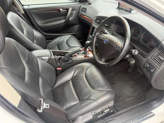 2007 Volvo V70 – thumbnail 3