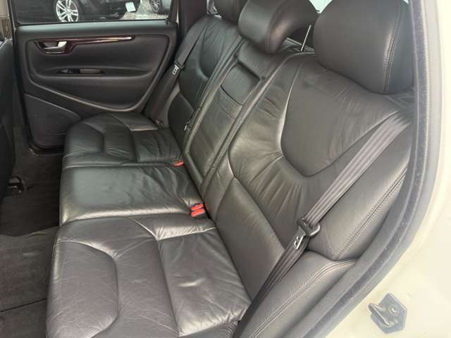 2007 Volvo V70 – thumbnail 4