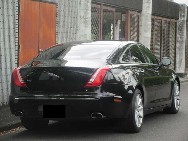 2011 Jaguar XJ – thumbnail 2