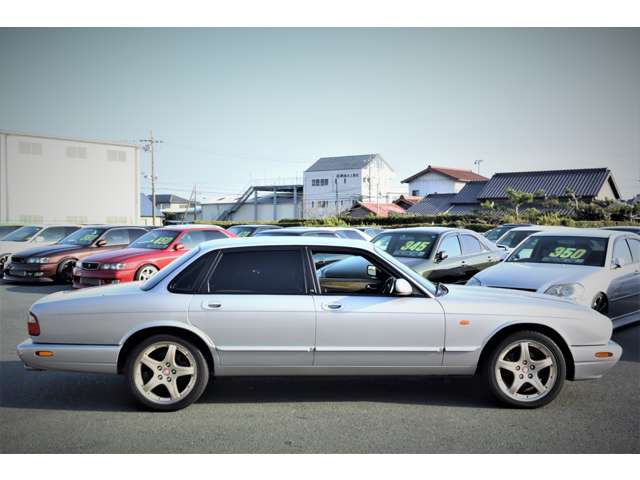 2002 Jaguar XJ – thumbnail 4
