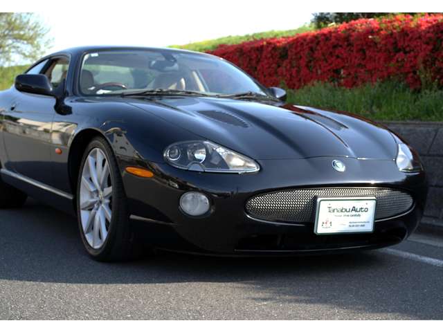 2004 Jaguar XK Series Coupe – thumbnail 4
