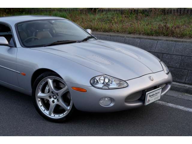 2001 Jaguar XK Series Coupe – thumbnail 3