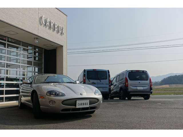 2005 Jaguar XK Series Coupe – thumbnail 3
